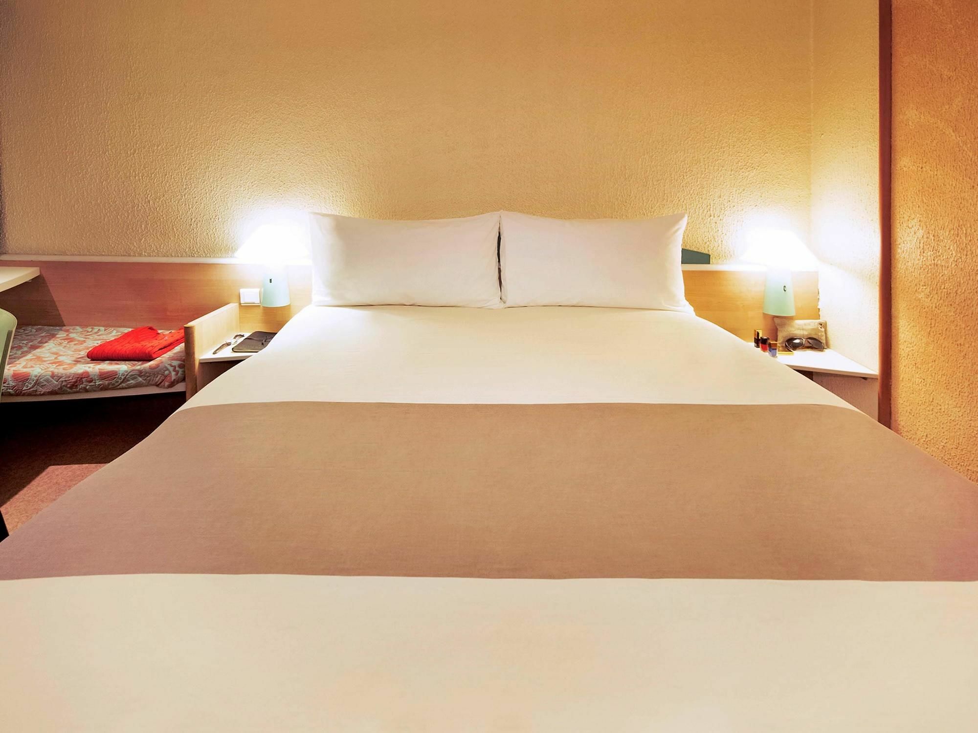 B&B Hotel Lille Villeneuve D'Ascq Grand Stade Eksteriør billede